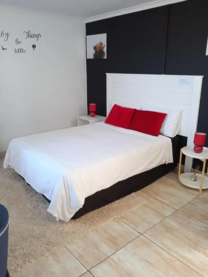 Homestay Ilitha Park Apartment Cape Town South Africa